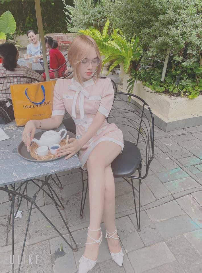 Anh người lái xe may mắn khi cấp trên già có vợ trẻ vừa xinh lại dâm vô cùng