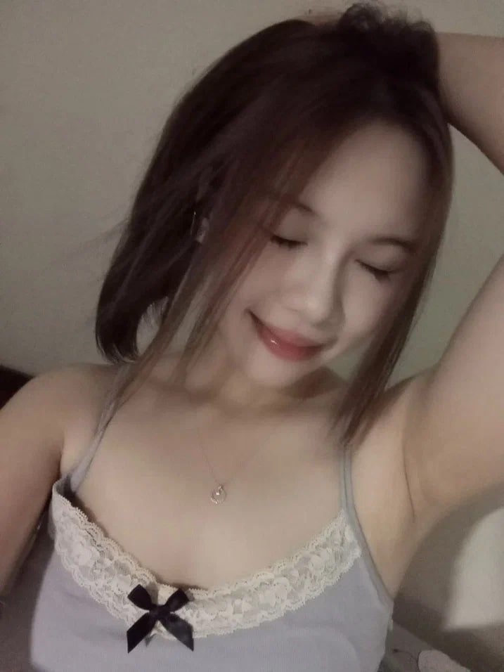 Chú rể say rượu cô dâu nứng lồn địt nhau cùng bạn thân